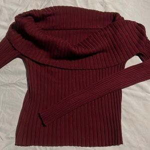 Shoulder crop sweater
